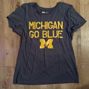 U of M University T of Michigan Go Blue Maize Blue Short Sleeve T-shirt Large